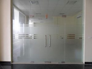 Dan Decal mờ văn phòng 15