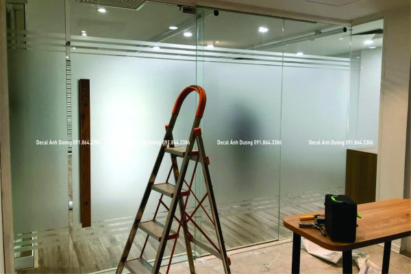 Mẫu Decal Dán Kính 0040